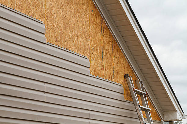 Professional Emergency Siding Repair technician working in Robbinsville, NJ